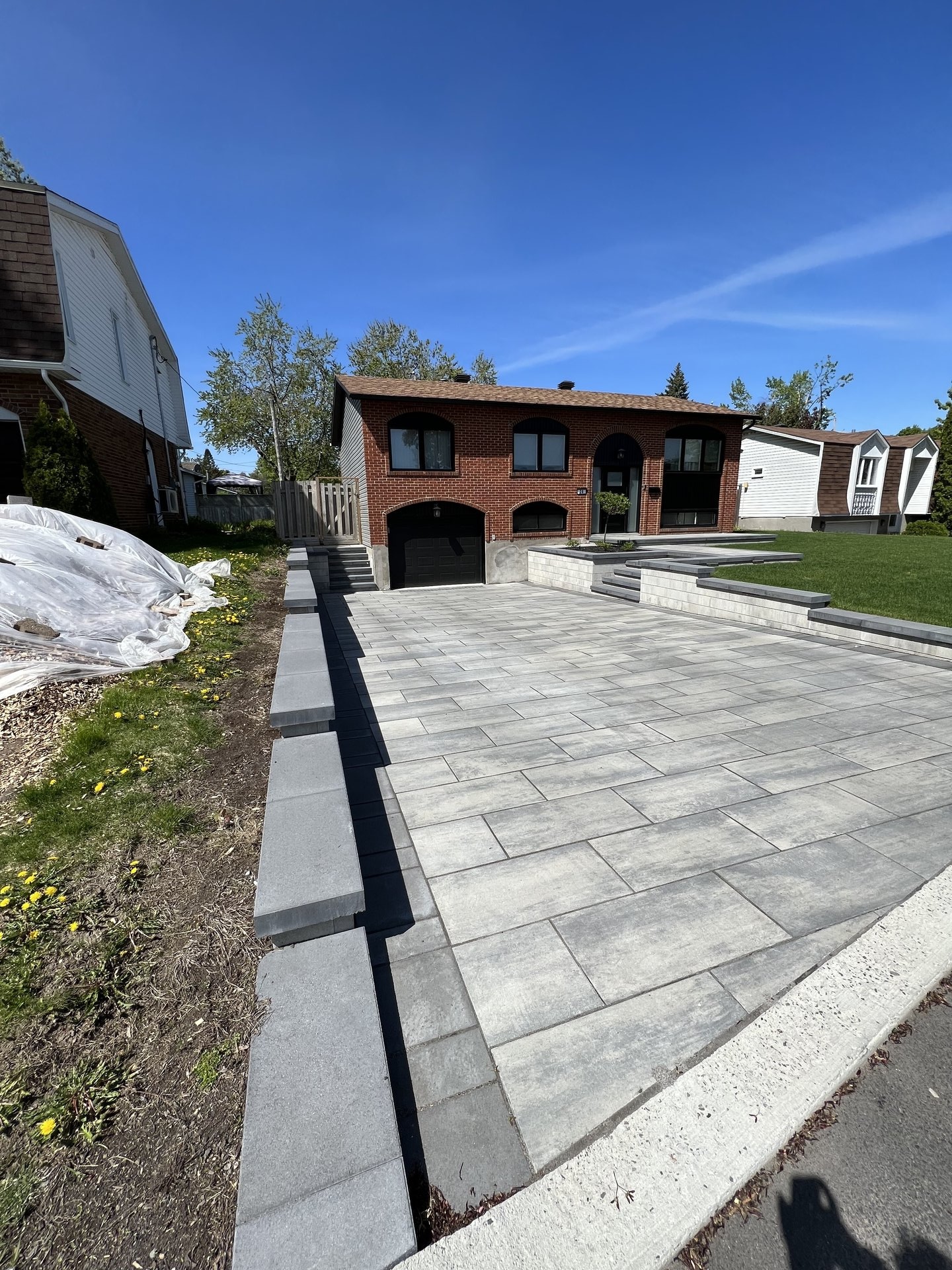 Avant scellant — Entrée de pavé uni printemps, Dollard-Des Ormeaux, Montréal